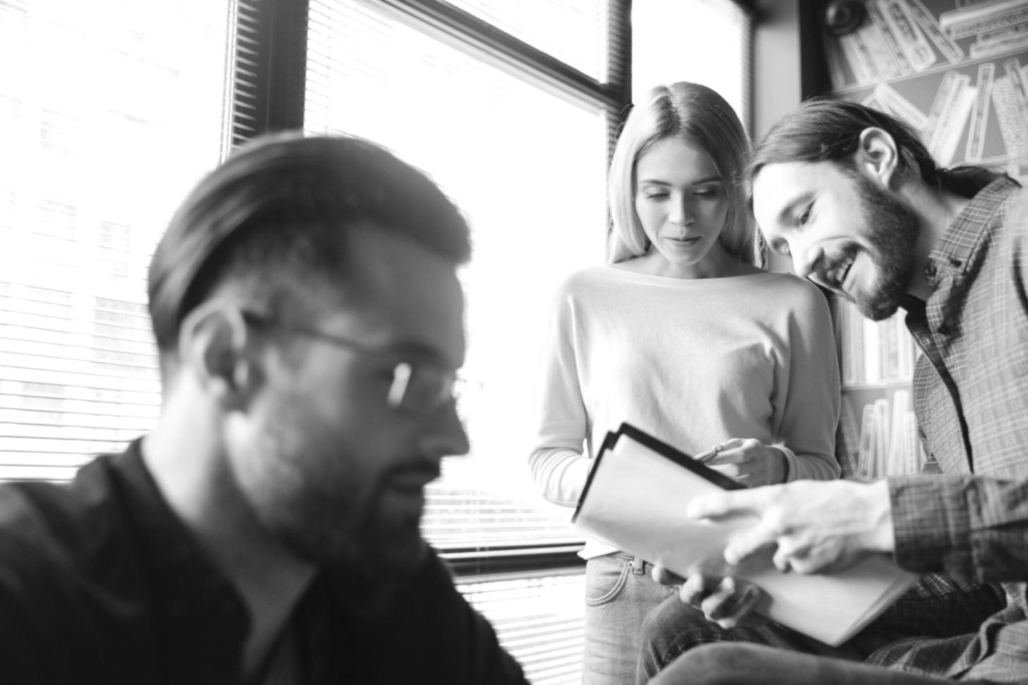 Financial data analysis on digital dashboard