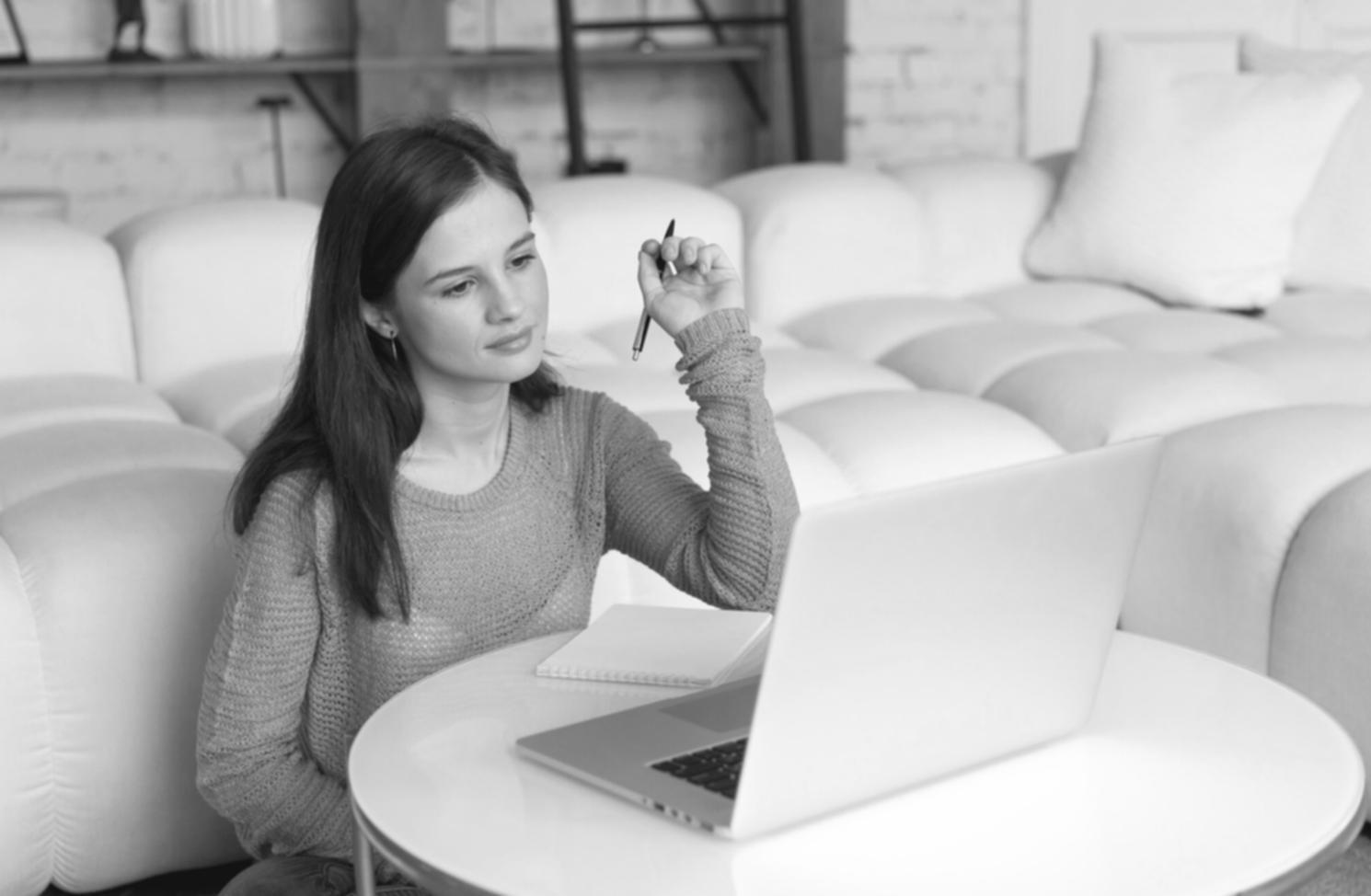 Digital budgeting dashboard displaying expense tracking